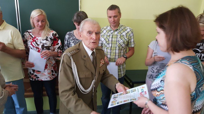 pukownik-jakubowski-odwiedzi-gimnazjum-nr-1-foto-69637