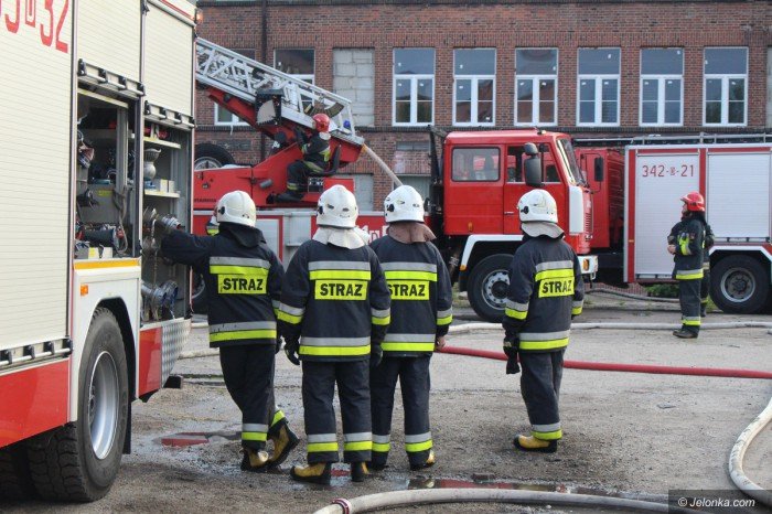 pozar-na-terenie-b-celwiskozy-foto-69659