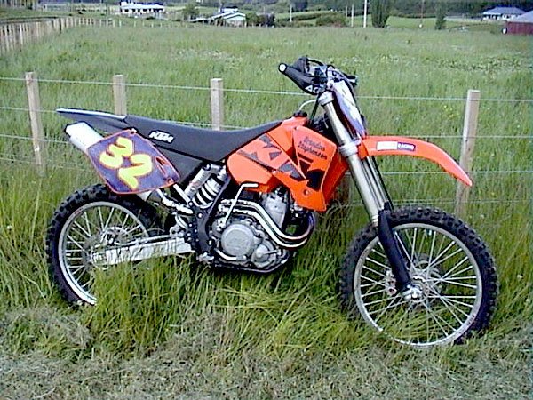 Podobny motocykl Polacy chcieli przewieźć za Nysę Łużycką.