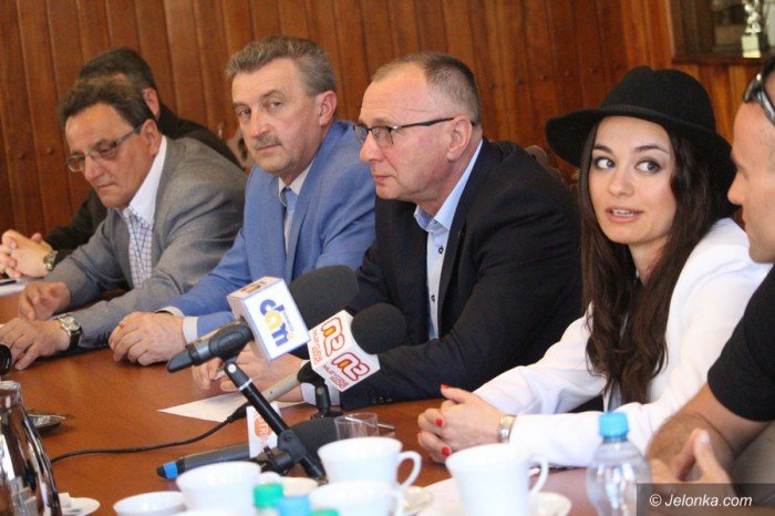 debiutancki-teledysk-ani-waraszko-foto-video-69694
