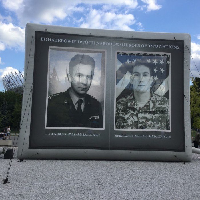 jeleniogorzanie-uczestniczyli-w-wizycie-prezydenta-usa-foto-69702