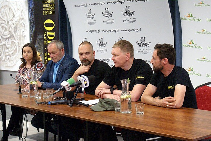 trwaja-poszukiwania-ukrytych-ciezarowek-foto-69842