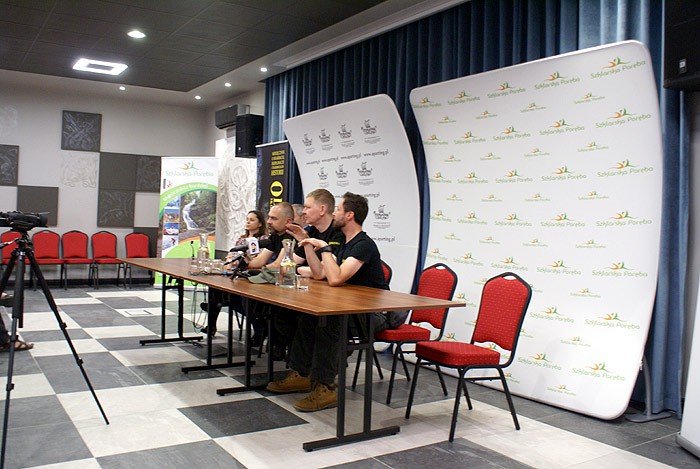 trwaja-poszukiwania-ukrytych-ciezarowek-foto-69842