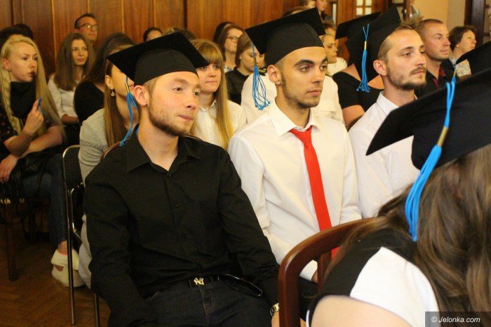 studenci-odebrali-dyplomy-foto-69896