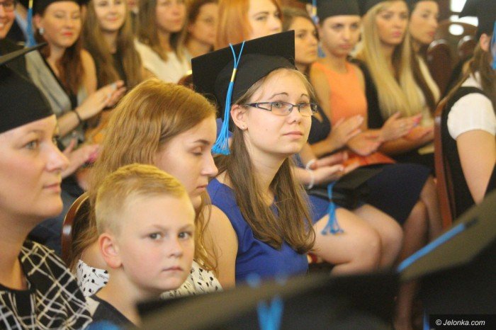 studenci-odebrali-dyplomy-foto-69896