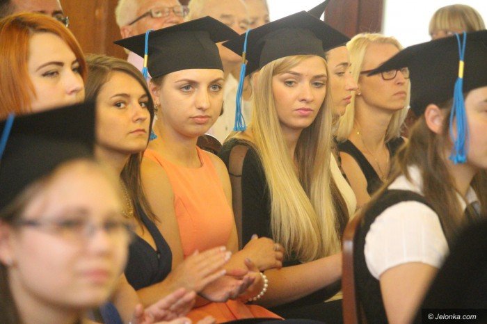studenci-odebrali-dyplomy-foto-69896