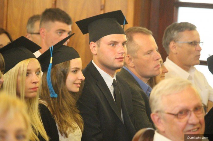studenci-odebrali-dyplomy-foto-69896