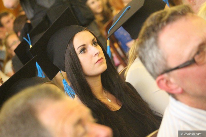 studenci-odebrali-dyplomy-foto-69896