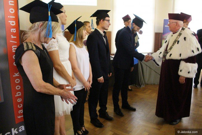studenci-odebrali-dyplomy-foto-69896