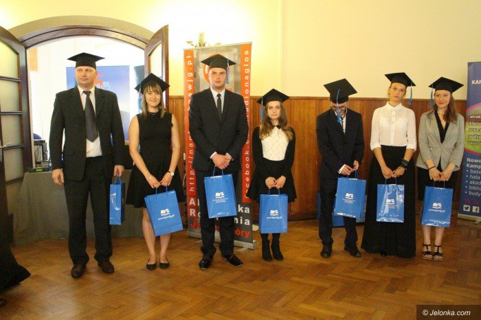 studenci-odebrali-dyplomy-foto-69896