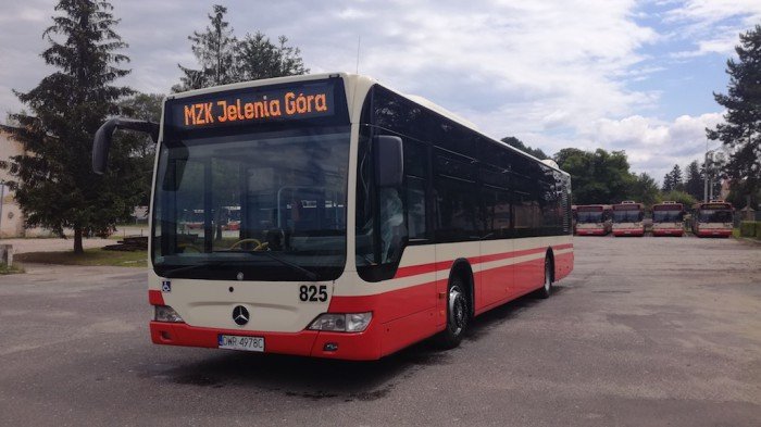 w-autobusie-mzk-podadujesz-komorke-foto-69903