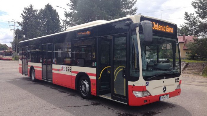 w-autobusie-mzk-podadujesz-komorke-foto-69903