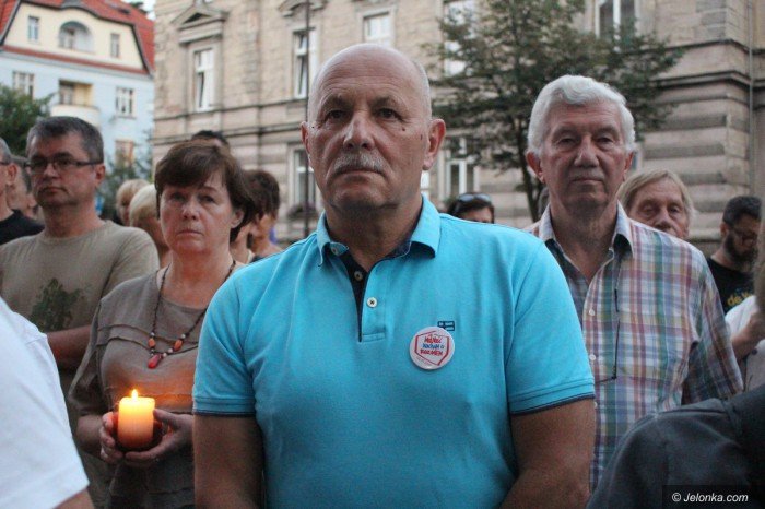 opozycja-nadal-protestuje-apeluja-o-weto-foto-69927