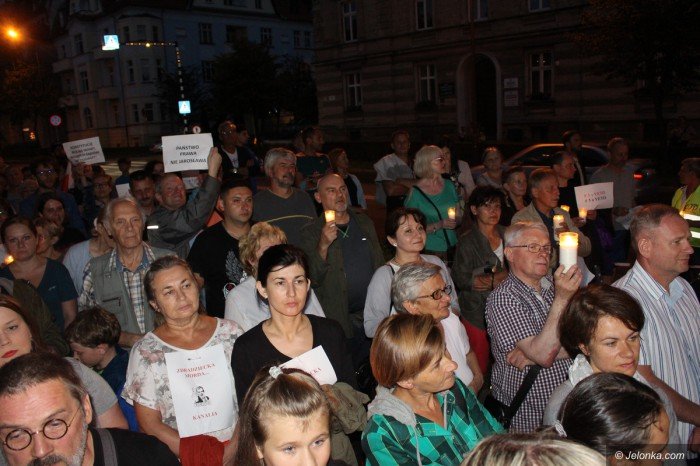 schetyna-w-jeleniej-gorze-w-obronie-sadow-foto-69933