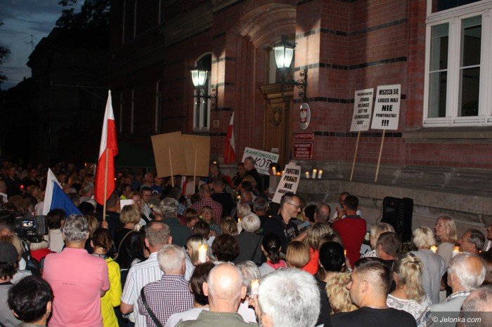 schetyna-w-jeleniej-gorze-w-obronie-sadow-foto-69933