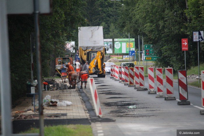 utwardzaja-pobocze-na-sudeckiej-foto-69958