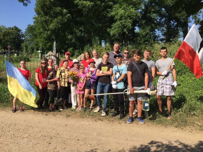 wolontariusze-z-karpacza-wrocili-z-kresow-foto-69967