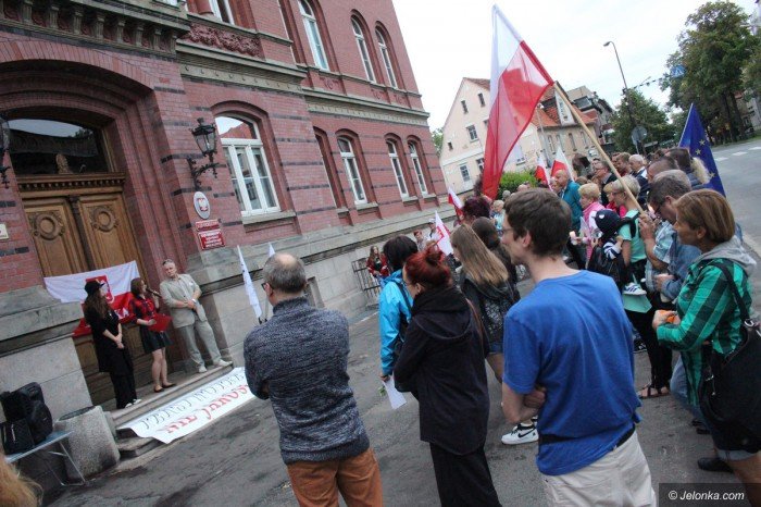 jeleniogorski-kod-zawiesza-protesty-foto-69982
