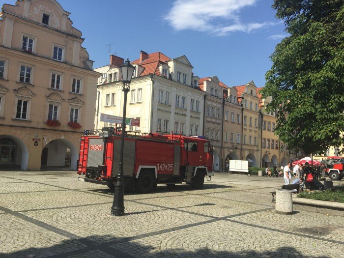 cwiczenia-strazackie-na-placu-ratuszowym-foto-70060