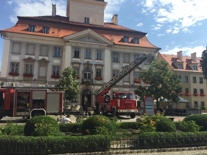 cwiczenia-strazackie-na-placu-ratuszowym-foto-70060
