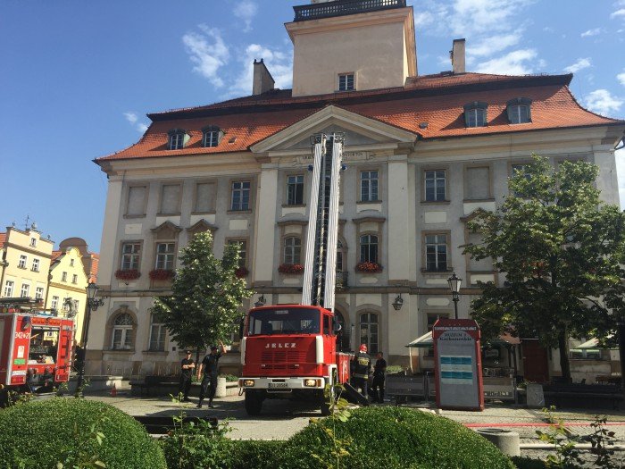 cwiczenia-strazackie-na-placu-ratuszowym-foto-70060