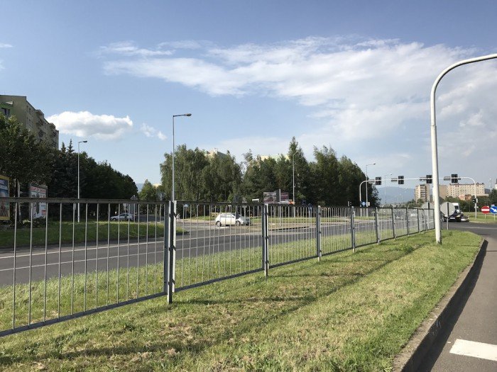 w-miescie-kosza-plewia-sprzataja-foto-70070