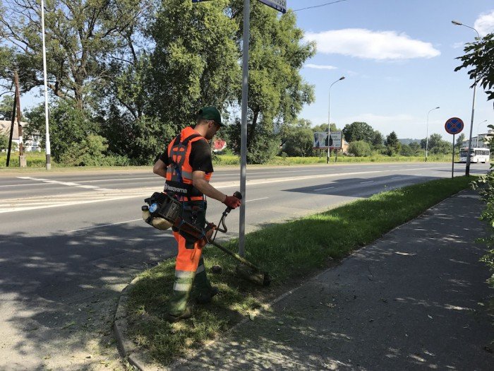 w-miescie-kosza-plewia-sprzataja-foto-70070