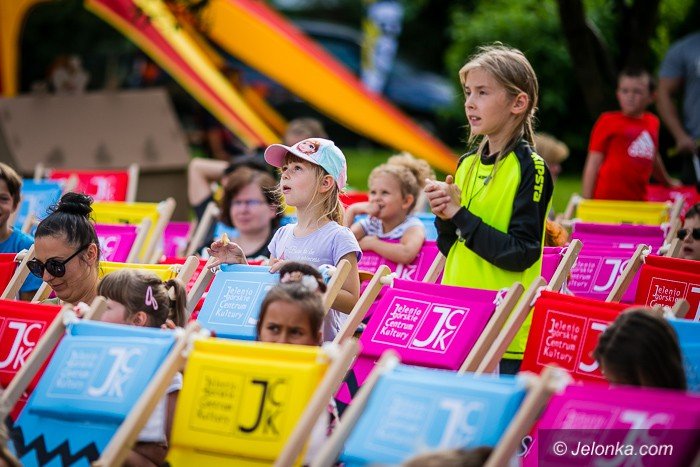 skok-w-blok-w-centrum-miasta-rownie-atrakcyjny-foto-70126