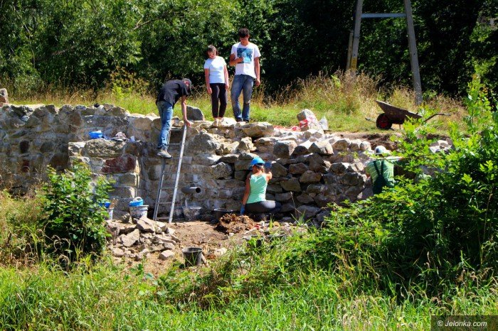 prace-archeologiczne-przy-wiezy-ksiazecej-foto-70181