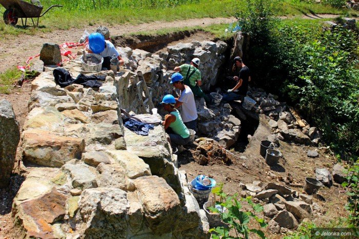prace-archeologiczne-przy-wiezy-ksiazecej-foto-70181