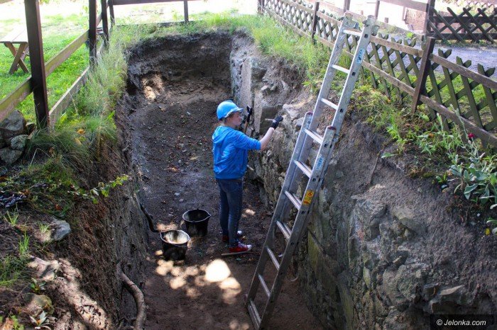 prace-archeologiczne-przy-wiezy-ksiazecej-foto-70181