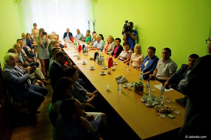wreczono-promesy-dla-dolnoslaskich-wsi-foto-70211