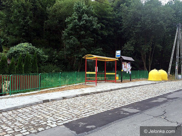 wandale-dewastuja-wiaty-na-przystankach-foto-70264
