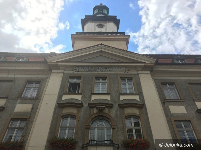 jeleniogorski-ratusz-do-remontu-foto-70422