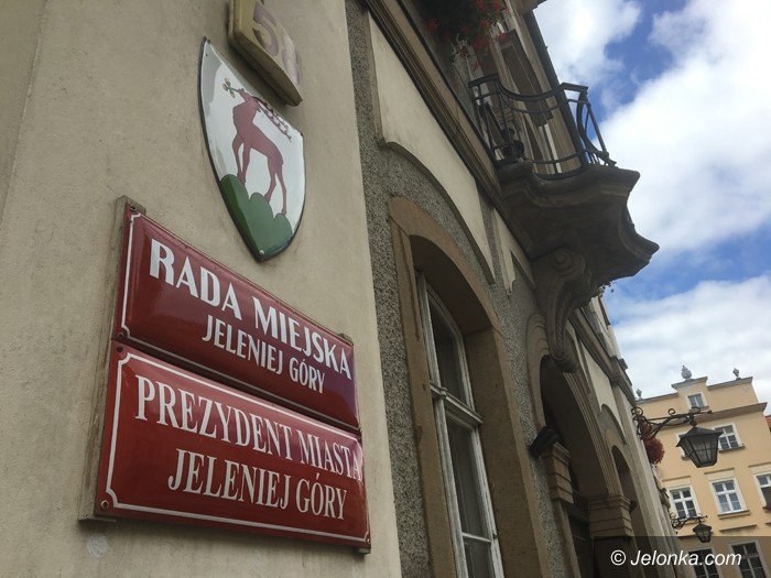 jeleniogorski-ratusz-do-remontu-foto-70422