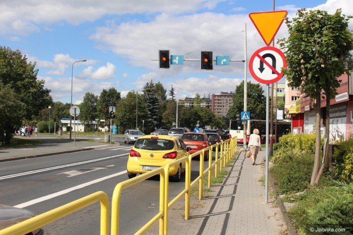 wprowadzono-ruch-okrezny-przy-rondzie-foto-70497