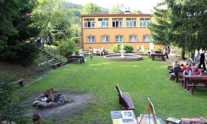 x-edycja-pikniku-ze-sztuka-pod-dziurawa-skaa-foto-70510