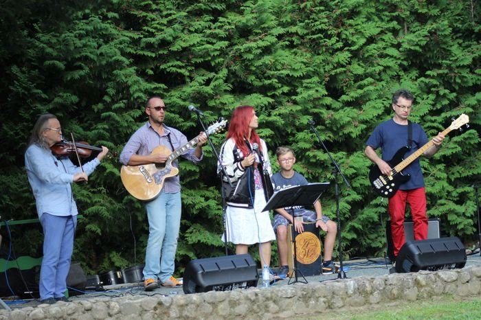 x-edycja-pikniku-ze-sztuka-pod-dziurawa-skaa-foto-70510