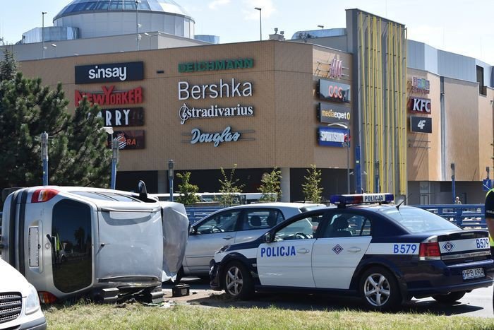 zderzenie-z-udziaem-radiowozu-na-jana-pawa-ii-foto-70518