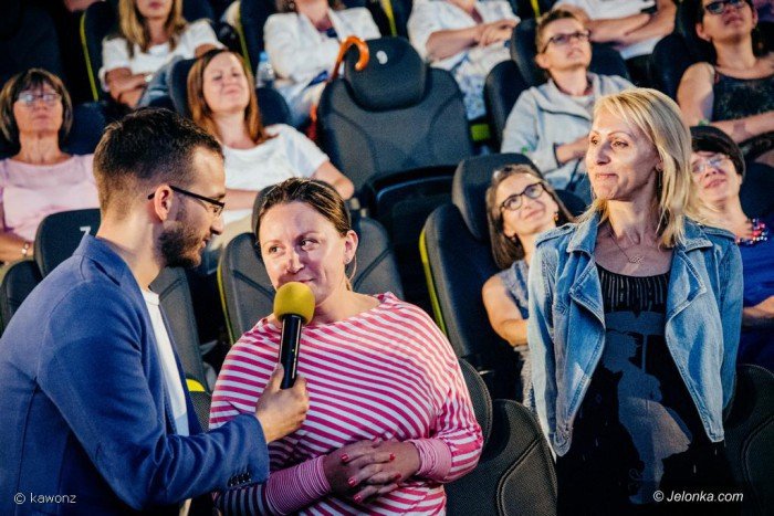 radosnie-jak-zawsze-w-kinie-kobiet-foto-70576