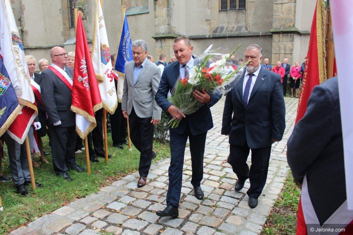obchody-solidarnosci-prawie-ponad-podziaami-foto-70625