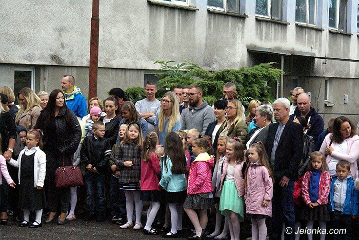 tak-witano-nowy-rok-szkolny-w-omnicy-foto-70635