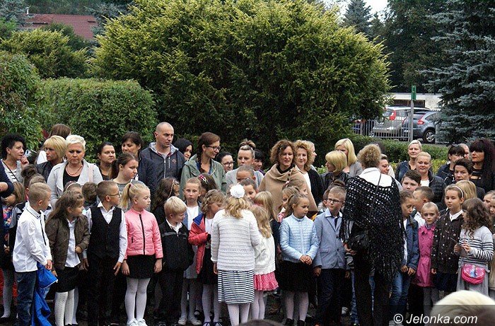 tak-witano-nowy-rok-szkolny-w-omnicy-foto-70635