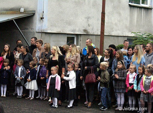tak-witano-nowy-rok-szkolny-w-omnicy-foto-70635