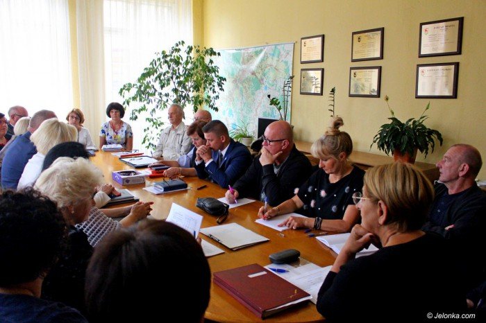 zadaja-regulacji-pac-w-oswiacie-foto-70672