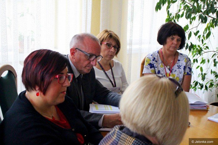 zadaja-regulacji-pac-w-oswiacie-foto-70672