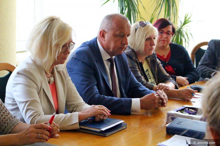 zadaja-regulacji-pac-w-oswiacie-foto-70672