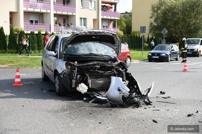 zderzenie-dwoch-aut-na-zabobrzu-foto-70754