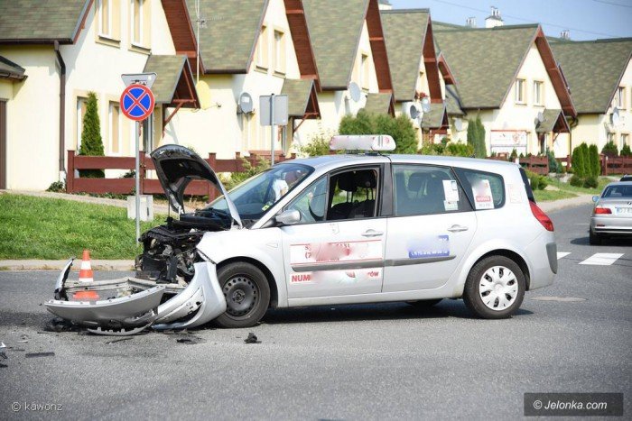 zderzenie-dwoch-aut-na-zabobrzu-foto-70754