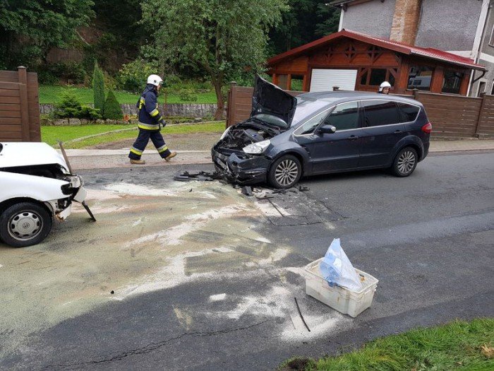 czoowe-zderzenie-dwoch-aut-w-podgorzynie-aktualizacja-foto-70826